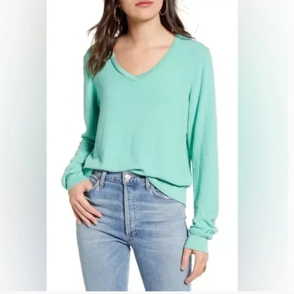 NWT $108 Wildfox Aqua Green Long Sleeve Sweater in size Small!